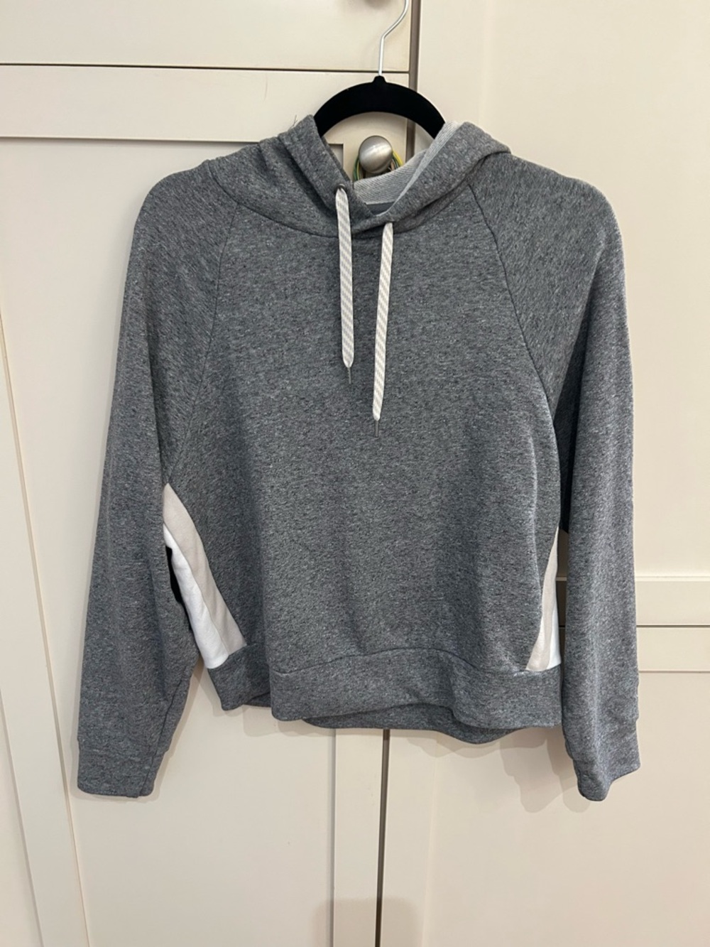 Vuori Gray Hooded colorblock Pullover with White/cream Accents, size XS